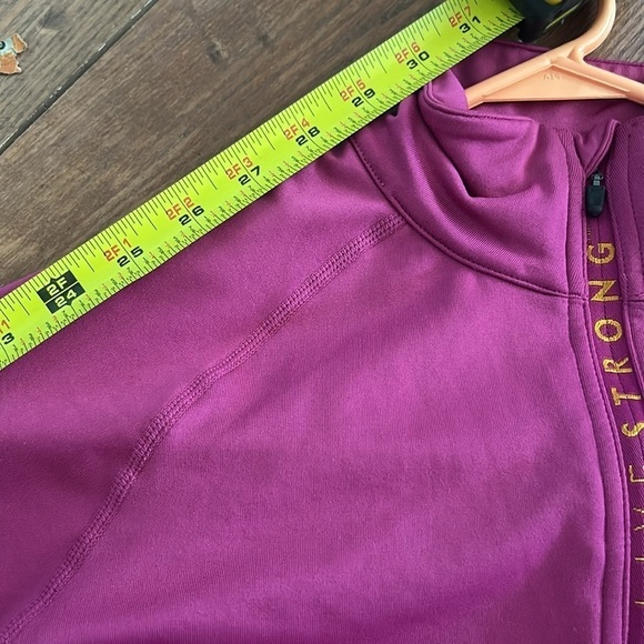 Nike Livestrong Dri Fit pullover - Picture 5 of 10